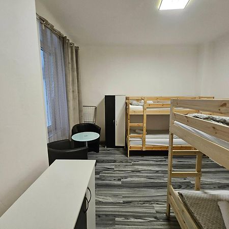 Small Apartment In Downtown For Groups Πράγα Εξωτερικό φωτογραφία