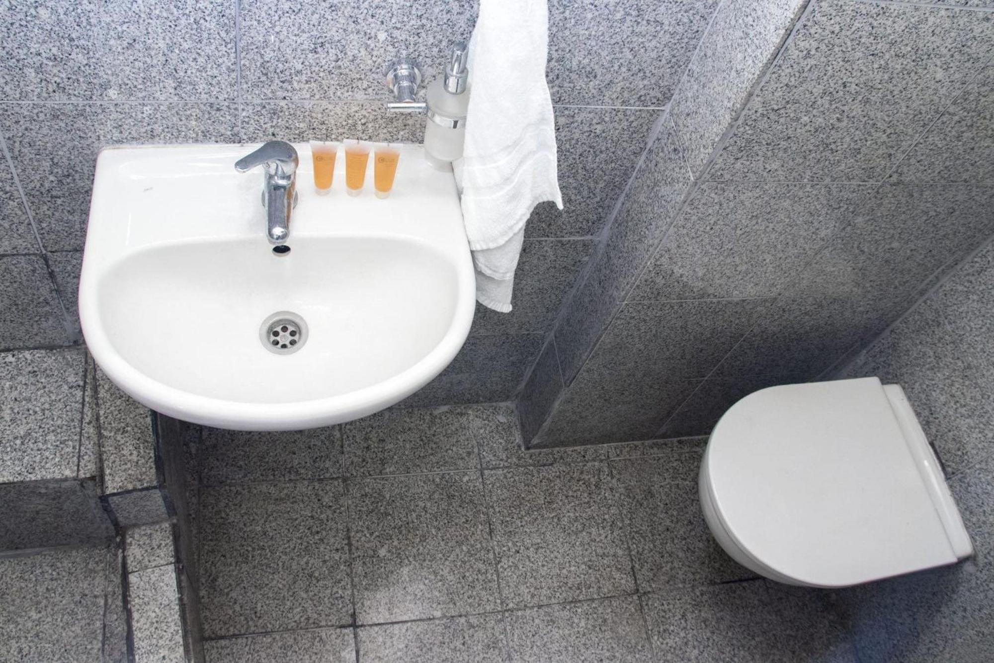 Small Apartment In Downtown For Groups Πράγα Εξωτερικό φωτογραφία