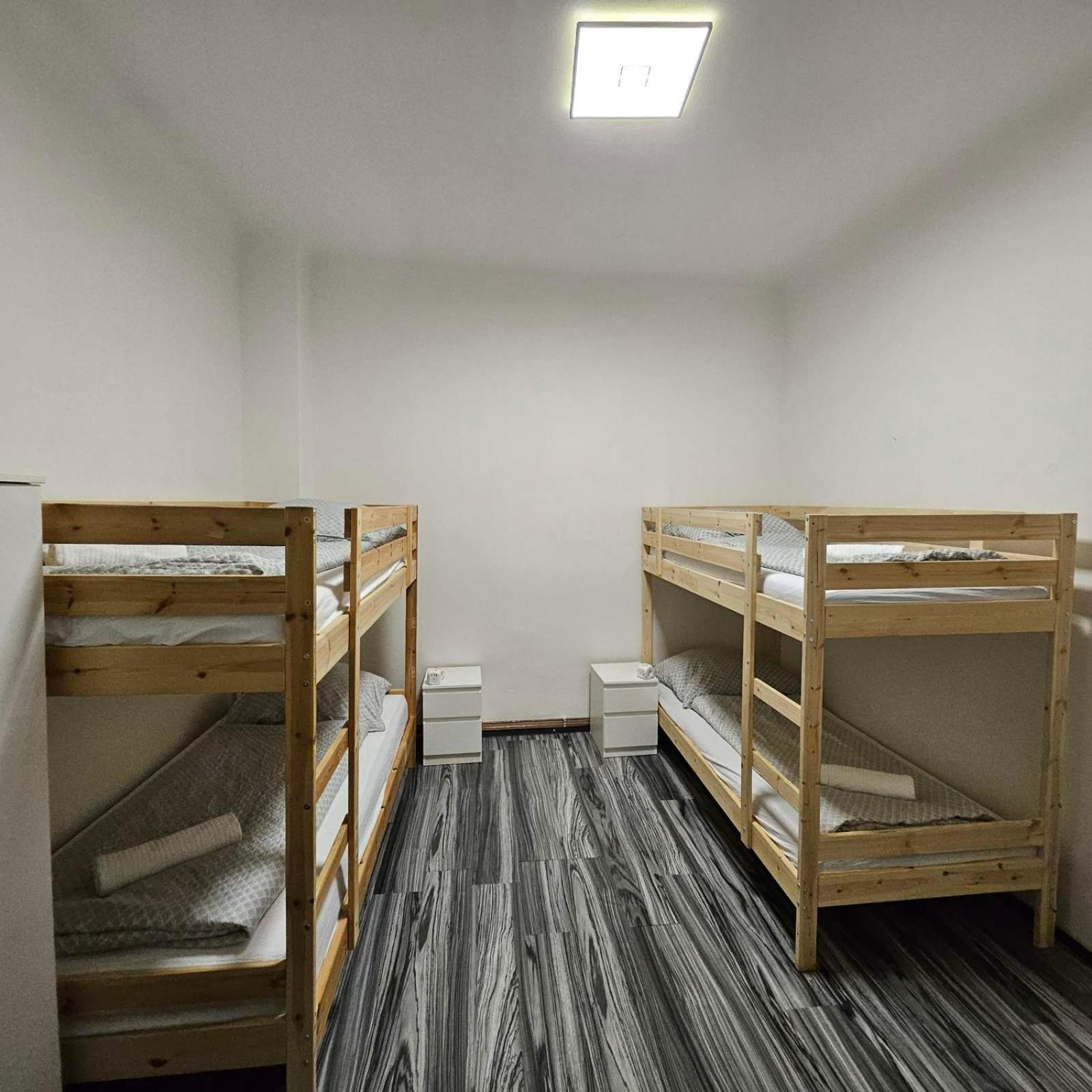 Small Apartment In Downtown For Groups Πράγα Εξωτερικό φωτογραφία